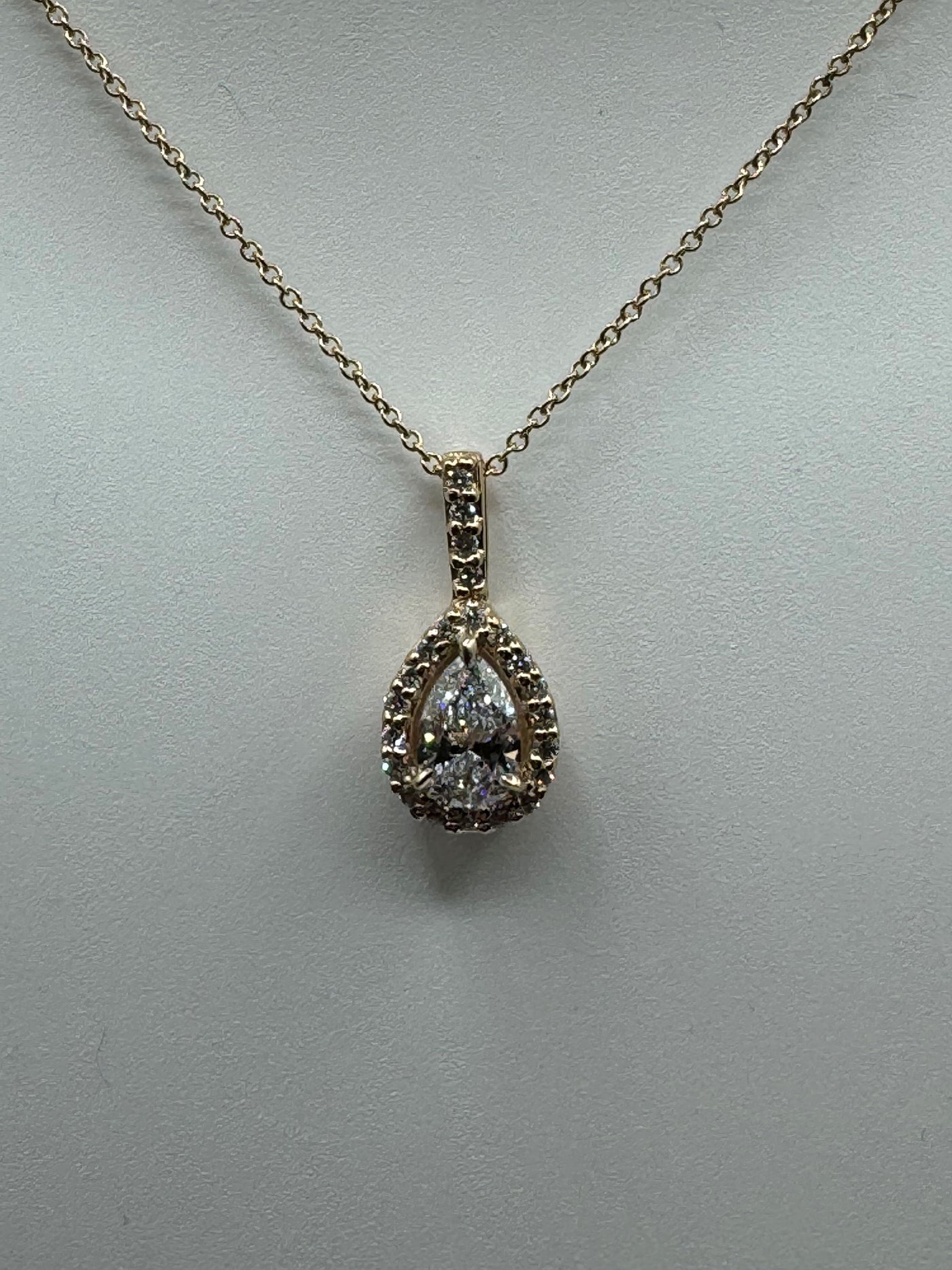 0.59 carat Pear Shape Lab-Grown Diamond Pendant Yellow Gold